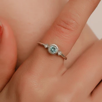 קריסטל כחול עיצוב טבעת אבן זירקון אלגנטי זירקון סיבוב טבעות לנשים חברה טבעת אירוסין רומנטית תכשיטים מתנה